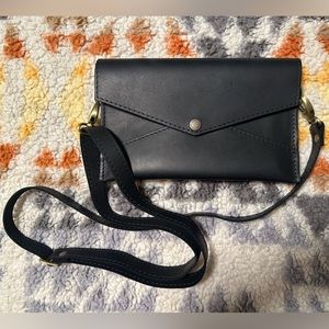 Almost perfect Portland Leather envelope convertible crossbody